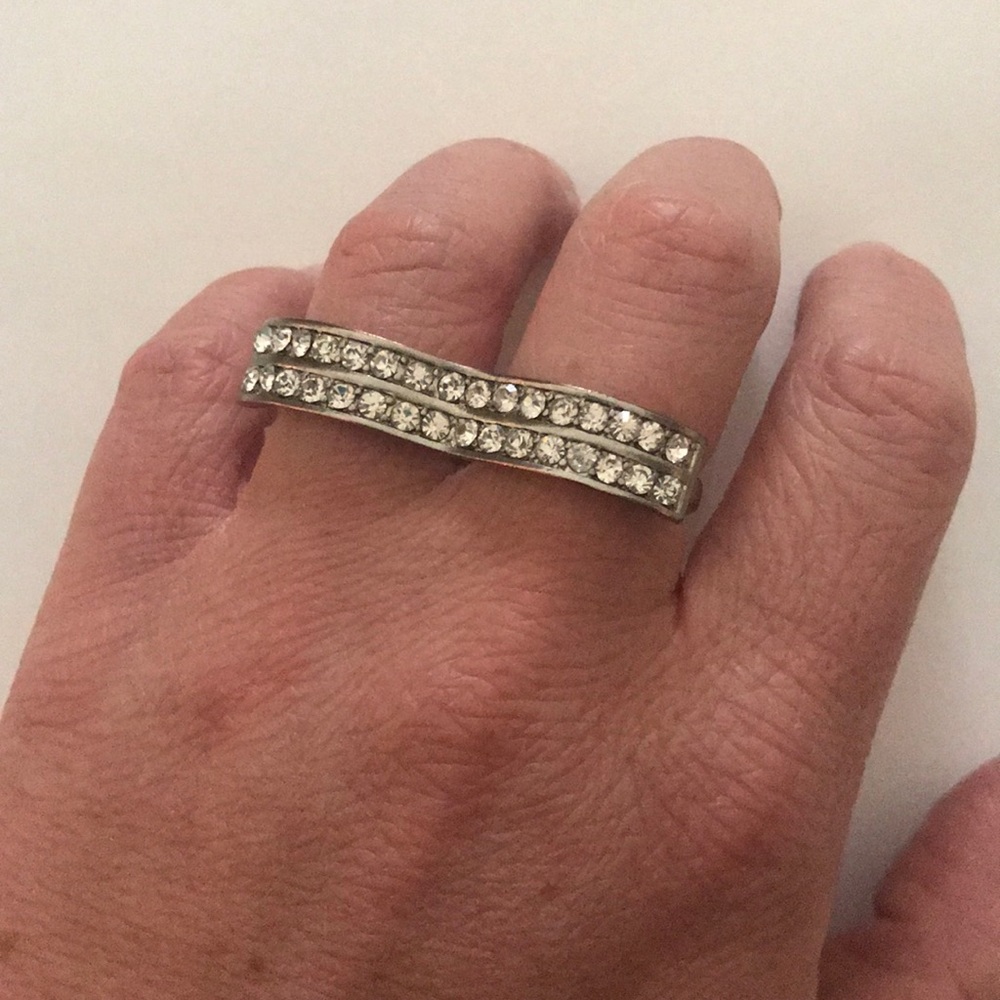 • 2 FINGER RING • - Picture 2 of 2